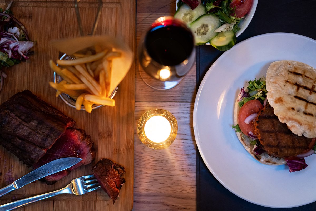 barestaurantuk's tweet photo. Planning a good old catch up with friends this weekend? We've got the perfect setting.

#Steak #Steakhouse #Food #Foodie #Weekend #Friends #Lunch #Dinner #CatchUp #Restaurant https://t.co/9sLsYGOT8d