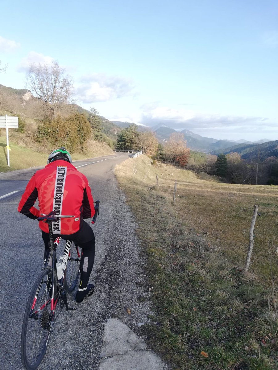 txordi_vila's tweet photo. Després de la Glòria (i uns quants dies de descans) tocar patir 🙈
 
@cos360montanya
@cos360sport
@montanya.eu
@reparacionsvic
@embotits_del_collsacabra
@terricabrassl
@dynafit
#cos360montanya
#cos360
#montanyàvic
#reparacionsvic
#netegesterricabres
#embotitscollsacabra https://t.co/LRzDjBiNlE