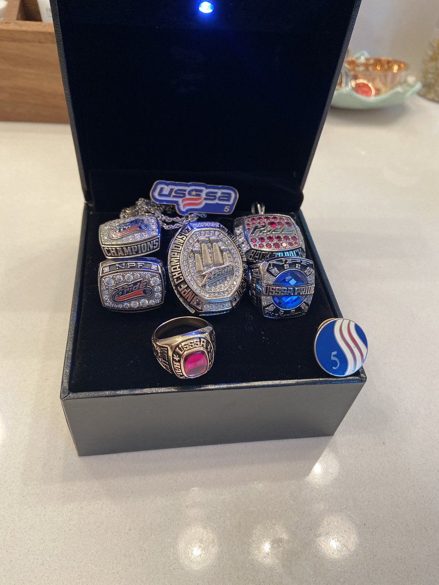 MeganJoWillis's tweet photo. Heading to Dallas this afternoon for the Texas @USSSA Hall of Fame! Trying to decide on the jewelry is tough! 😏
See you soon @KevinUsssa #HOFclassof2020
@usssatx #decadeofusssa https://t.co/5N47SnqDWa