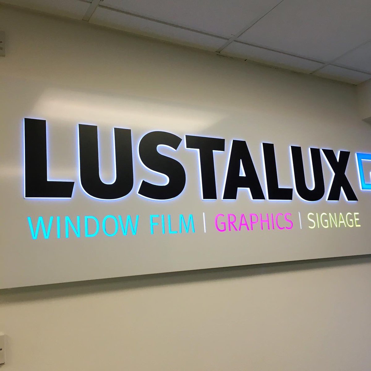 DigitalplusERDF's tweet photo. We really needed the pop of #colour that greeted us @lustalux_ltd in #Preston today. Thanks for brightening our day 🌈

#windowfilm #windowgraphics #signage #graphics #Lancashire #lancashirebusiness #wrapping #interiorwrapping #architecturalsurfacefilm #branding #signs #window https://t.co/4k89iRMHTn