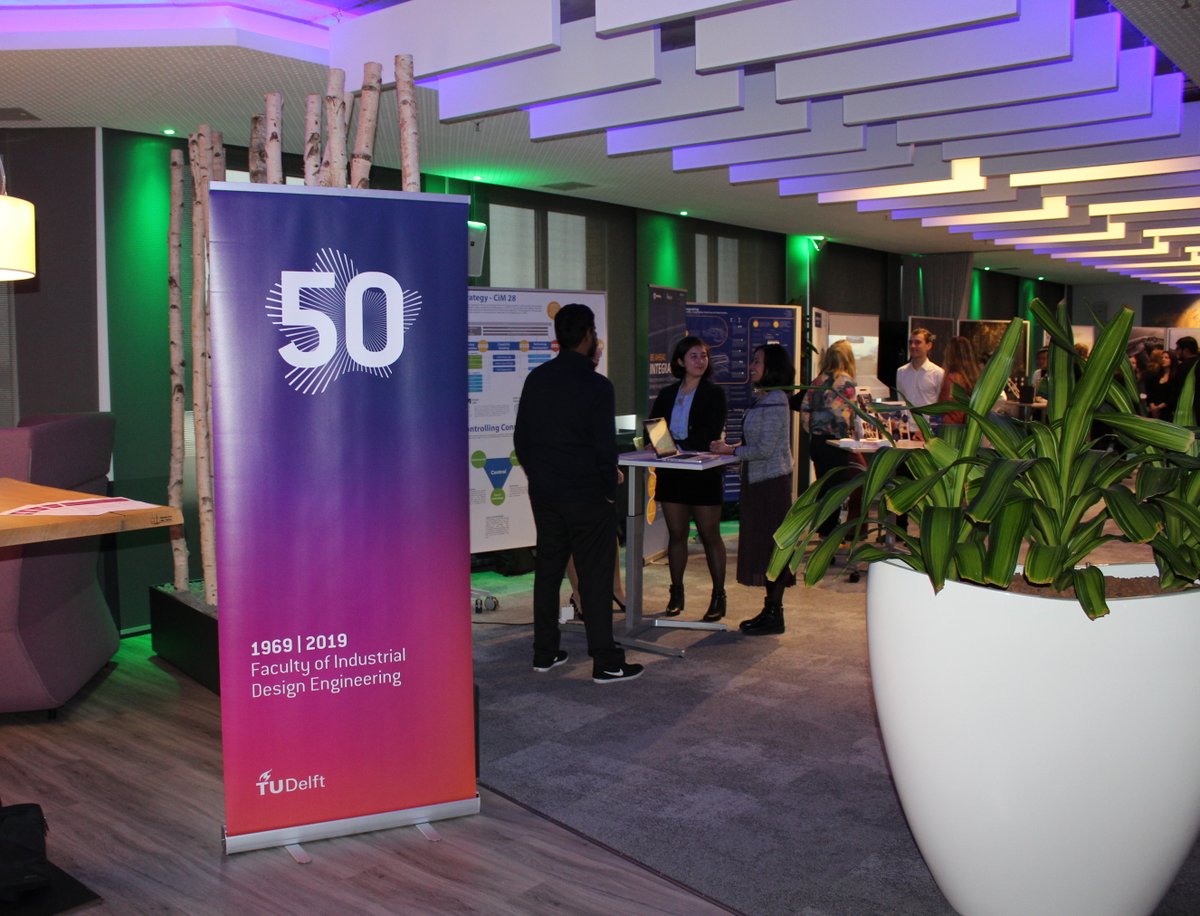 YanfengGlobal's tweet image. We were thrilled to welcome 32 students from @idetudelft who presented today at YFAI their vision for tomorrow&apos;s instrument panels, exploring what the smart cabin of the future will look and feel like. #innovation #delftdesign