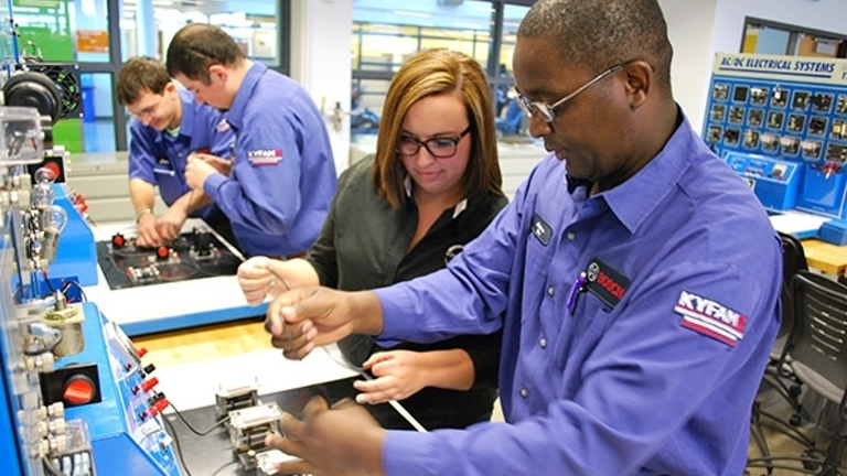 2020 Workplace Predictions -
Leaders are striving to push the envelope and redefine what it means to provide a better employee experience through all means necessary — especially technology. #technology #Manufacturing buff.ly/2ToZ0c7
