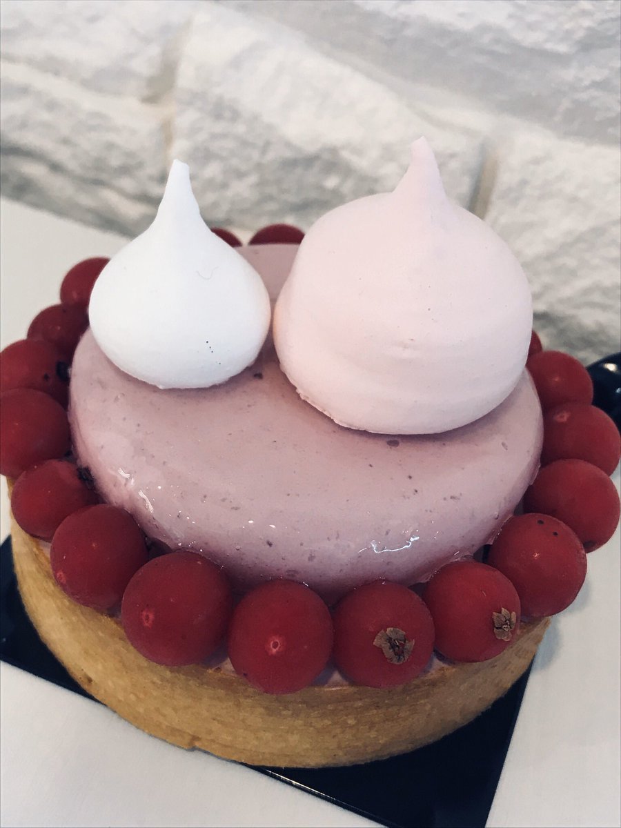 misipeachst's tweet photo. I love my job 💞

#pastry #dessert #petitgateau #chocolate #coconut #monoportion #tart #Raspberry #rabbit #sweet #berries #ladycake #meringue https://t.co/HOqgJFRvHD