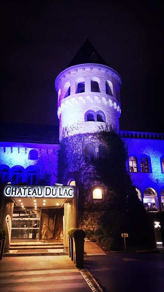 ContrasteEurope's tweet photo. ⏳Only one hour left before the Contraste Europe New Year Party! A great event to make the #Contrasters enjoy a pleasant evening together 🎉. This year it will take place in the beautiful "Martin's Château du Lac " in Genval 🏰
Contrasters, are you ready for the New Year Party? https://t.co/Vx7xRunliI