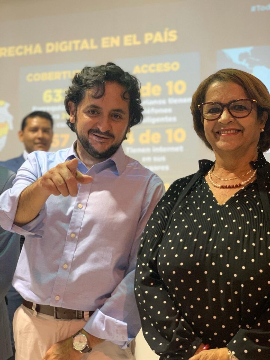 caanmichelena's tweet photo. Hoy en Santa Elena mantuve una reunión con la rectora de la @UPSE_ec con quien dialogamos sobre el papel de la academia en la construcción de un #EcuadorDigital. Además, con los estudiantes compartimos sus inquietudes e ideas sobre cómo innovar tecnológicamente. https://t.co/akvfvXq0Ik