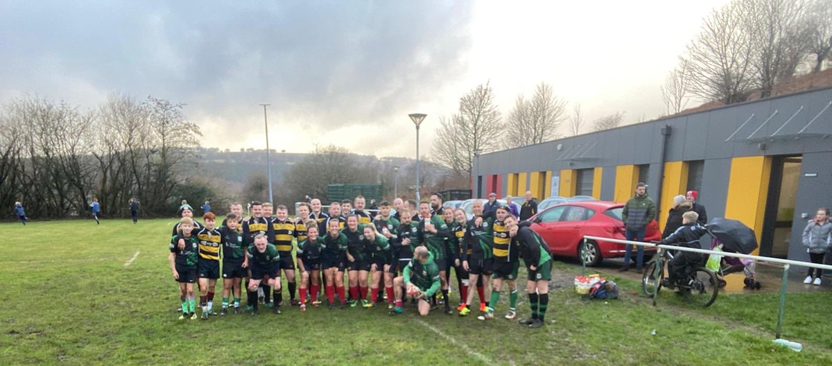 2/5 🏉

We’ve had great success on the field with 3 wins &amp; 1 loss and enjoyed some tough games of rugby! Non more than our Boxing Day outing which saw the men take on the women and kids. A great day enjoyed by all 🏉 

#TheOwls #Rugbyfamily 🦉