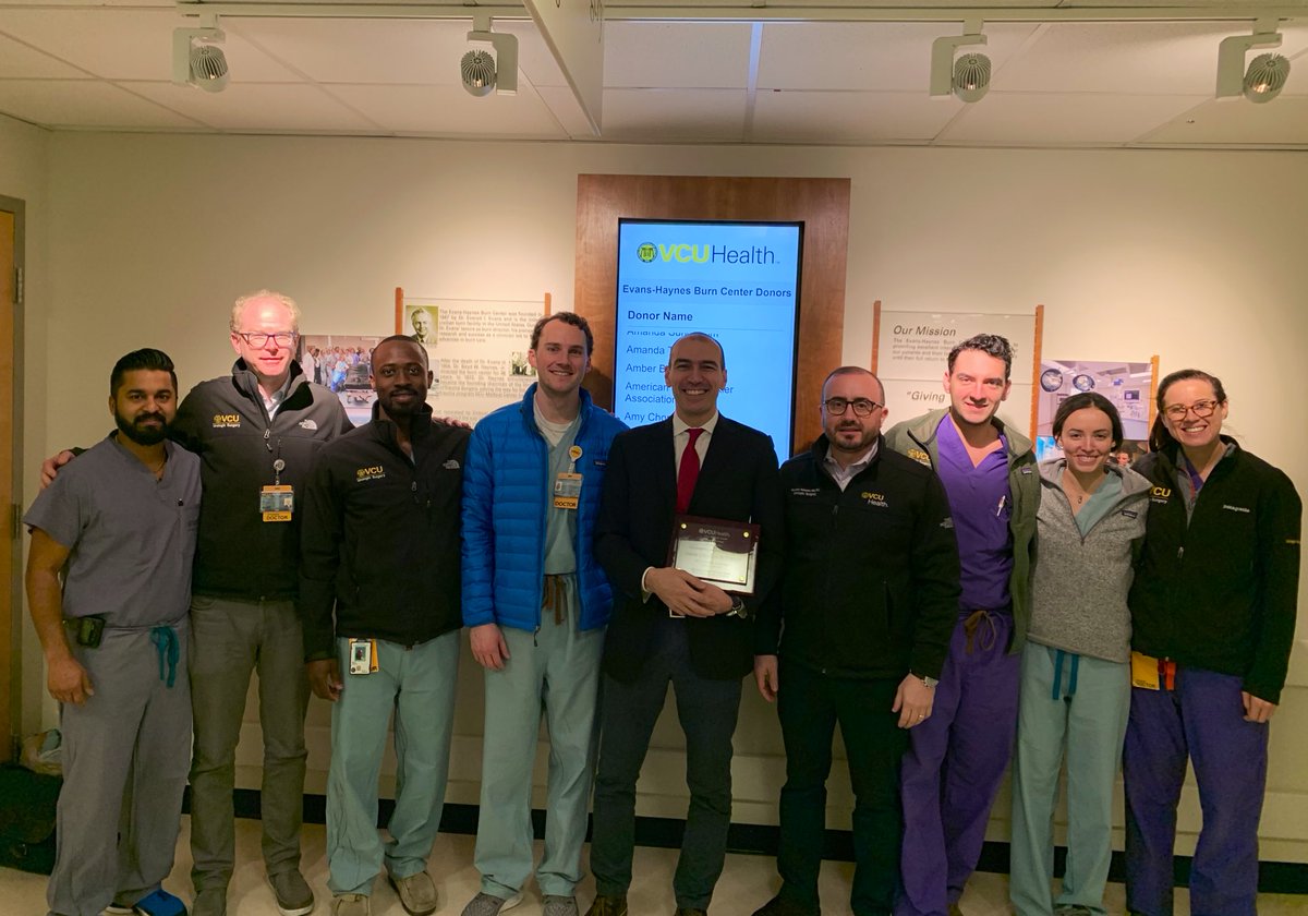 ricautor's tweet photo. Thanks @SimoneCrivella2 @UICUrol for being visiting professor today @VCUUrology @VCUHealth - great lectures on SP #roboticsurgery &amp; #prostate #enucleation for #BPH https://t.co/JcKNMDuSvc