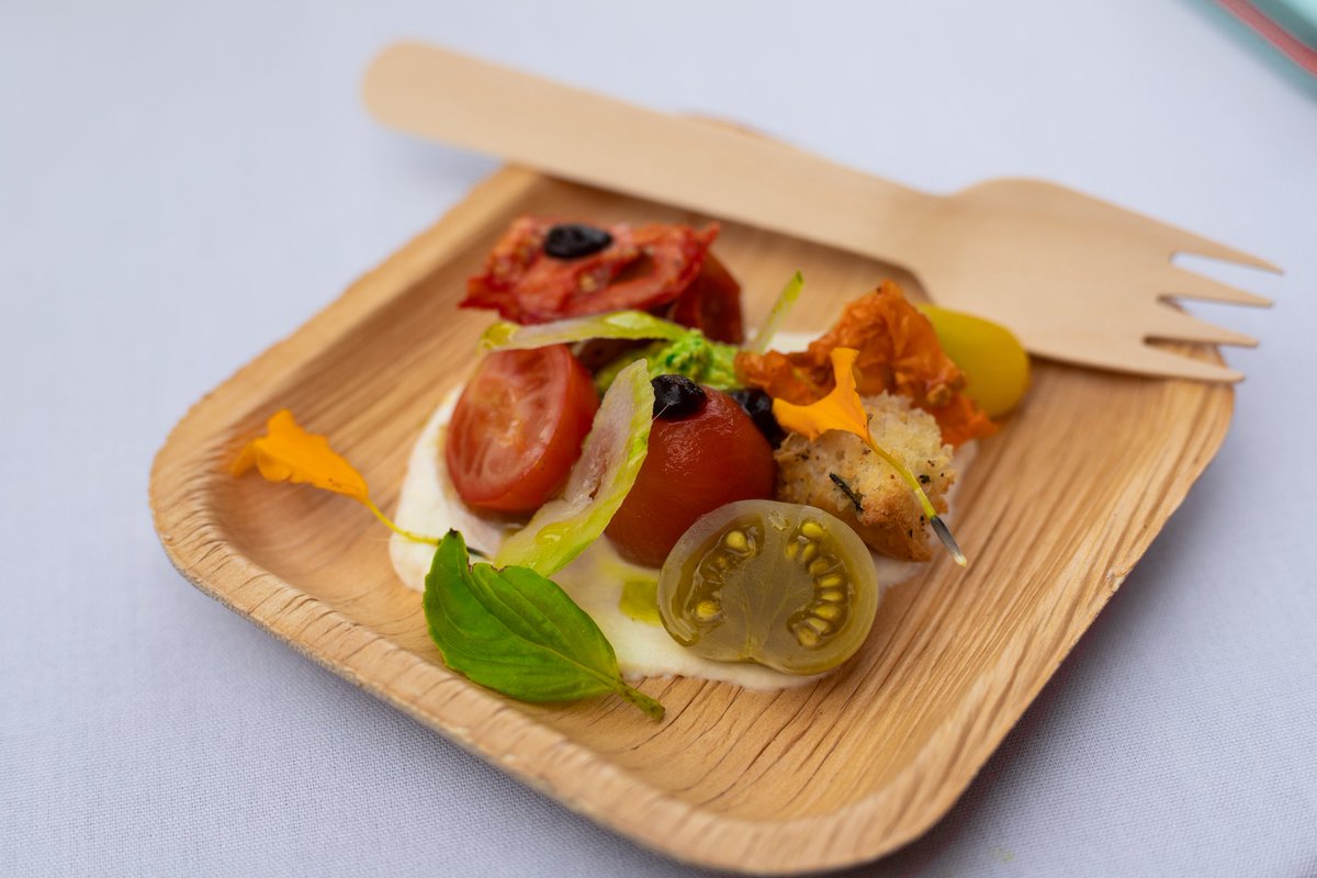 gcuof's tweet photo. Happy #FlashbackFriday!

Here are some photos of the beautiful dishes made by @HospitalityUofG for the Eat and Greet hosted by @ArrellFoodInst!

#CampusFoodUofG
#LearningFarm https://t.co/GZgOKElQwL