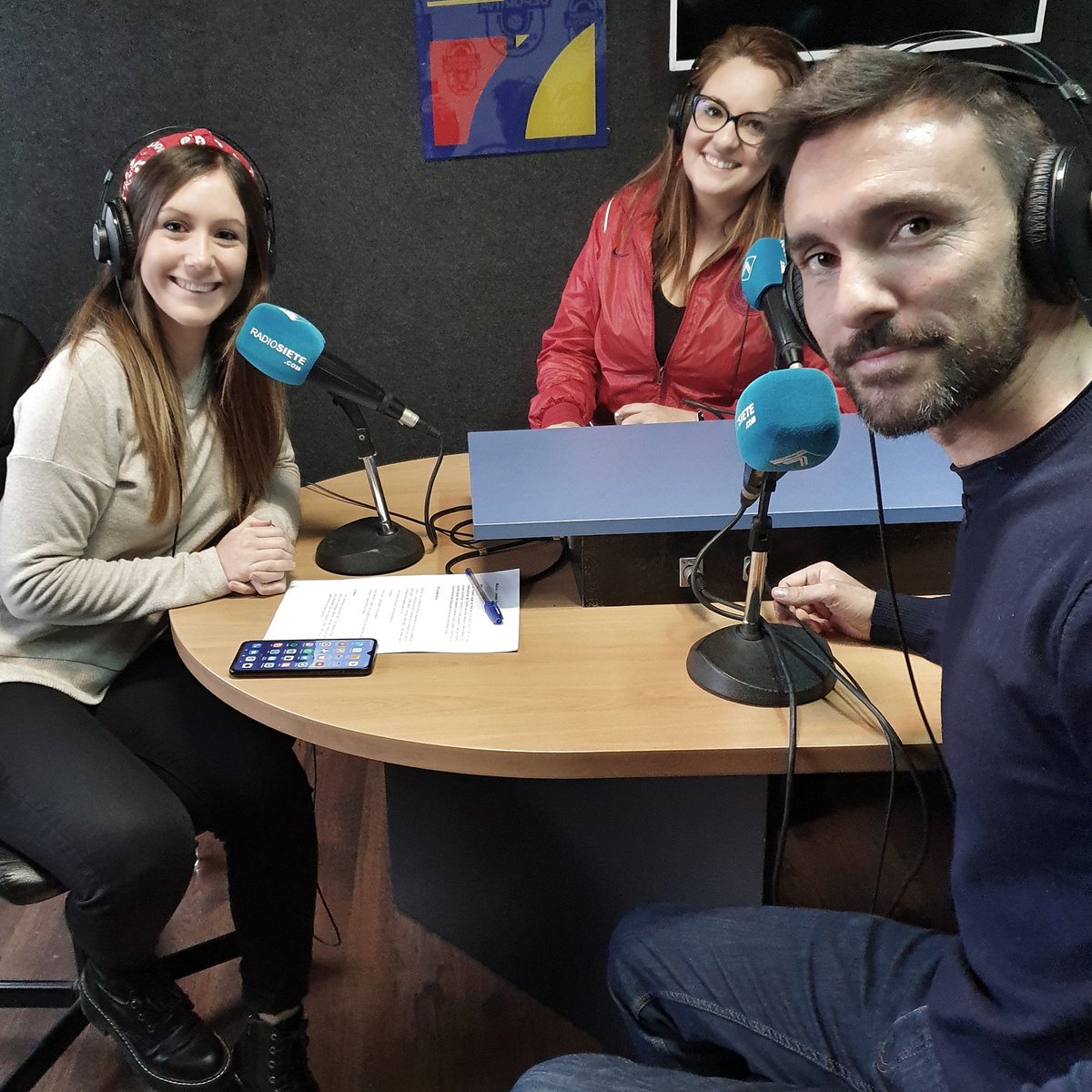 Hablamos de @fiturmadrid y la gastronomía valenciana con @emmatomas_ y @chuslacort en @lagraella_ 📻 #Radio #Fitur ¡Gracias bonicas!🤗😘
 ivoox.com/46911295