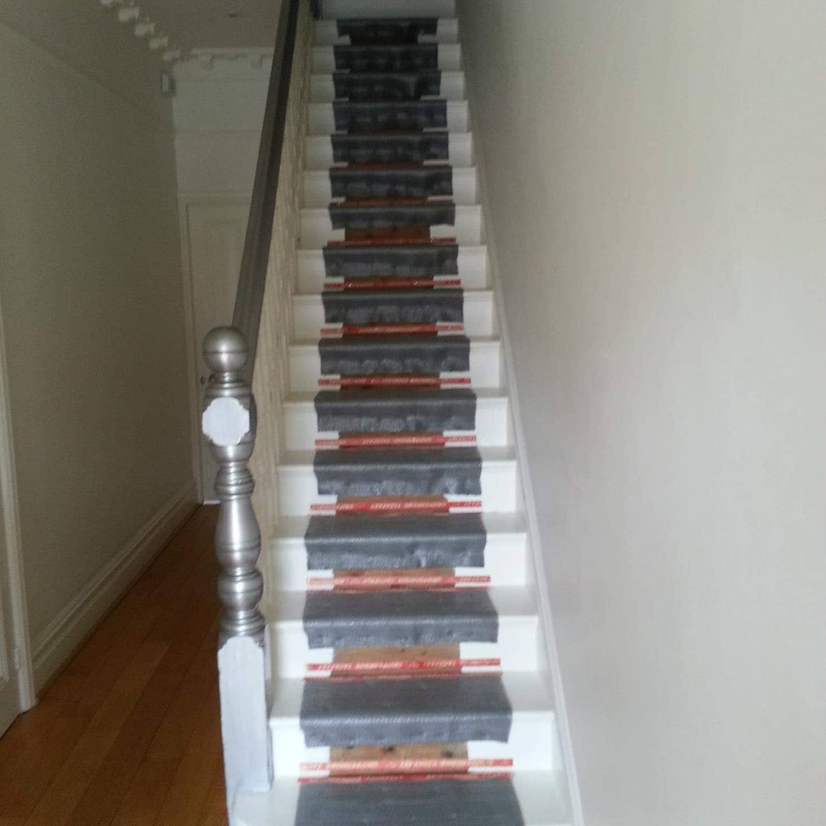 AshburnCarpets's tweet photo. Custom made Louis de Poortere stair runner fitted in Notting Hill, London @louis_de_poortere #stairrunners #stairs #stairart #custommade #bespoke #bestflooring #bestcarpet #amazingdesign #victorianhouse #interiorinspo #interiorismo #homebeautiful #artonstairs #architecture https://t.co/GCjahoupya
