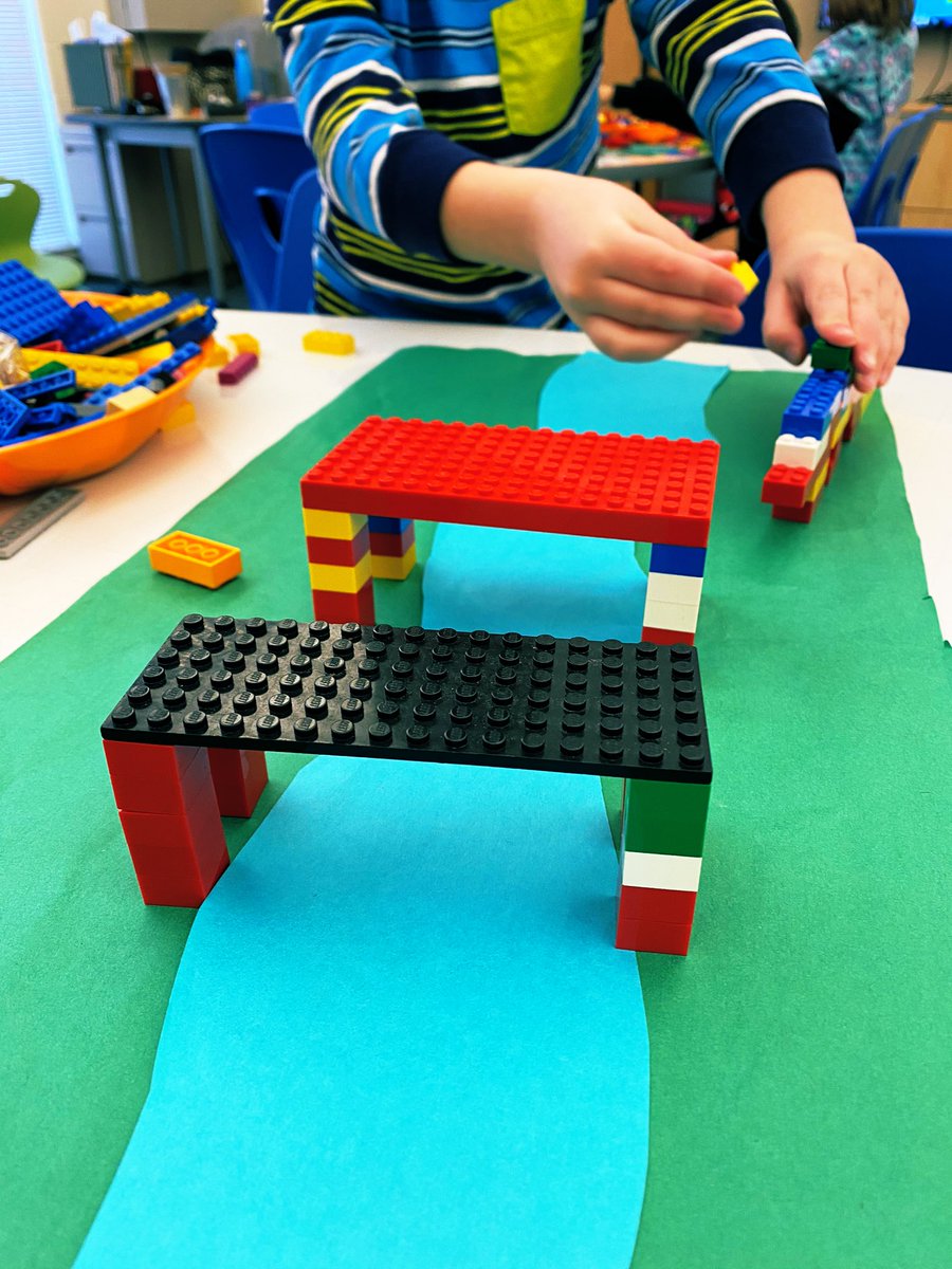 ShirleyPyon's tweet image. These little hands are working on an engineering challenge. Create a bridge that is tall enough for a boat to travel under. #kindergarten #tinyengineers #STEM #FunFriday