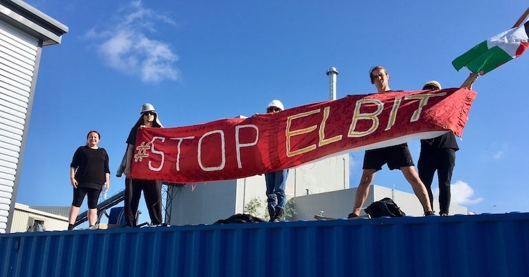bethrielly's tweet photo. Activists who occupied an #Israeli #arms factory last year had planned to put #Elbit under the spotlight while fighting for their innocence in court.  
I wonder why their charges have now been dropped... 
#StopArmingIsrael #WarCrimes #InstroPrecision https://t.co/tIWioc5Bcb