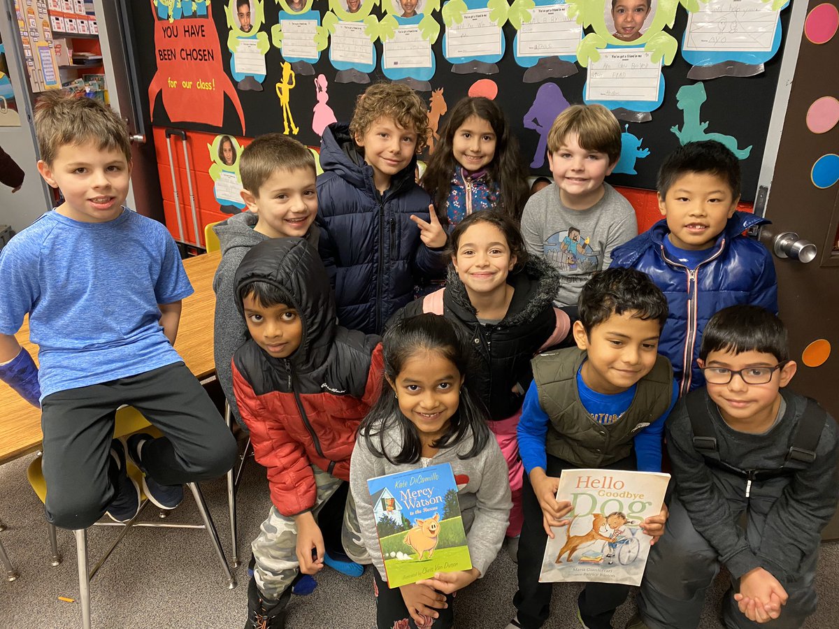 MissGloden's tweet photo. @OneWattles 2nd Graders collected books over the holidays to donate to the pediatric unit at Troy Beaumont! We are so proud of these kiddos for choosing kindness, pursuing excellence, and working for the common good! Way to go! @MsDrabik @MsCandela1 https://t.co/vQ6mj81aN7