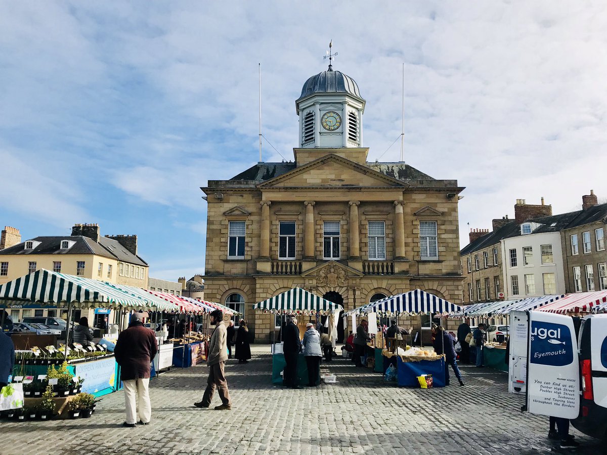 KelsoFM's tweet photo. It’s the first Kelso Farmers Market of the 20’s tomorrow. Come along and support the local producers. We’ll be in the town square from 9.30am-1.30pm 🍰 🥩 ☕️ 💐 🐑 🧢 🥧 🍯 🎣 😊 #kelso #farmersmarket https://t.co/rUMRe17Zst