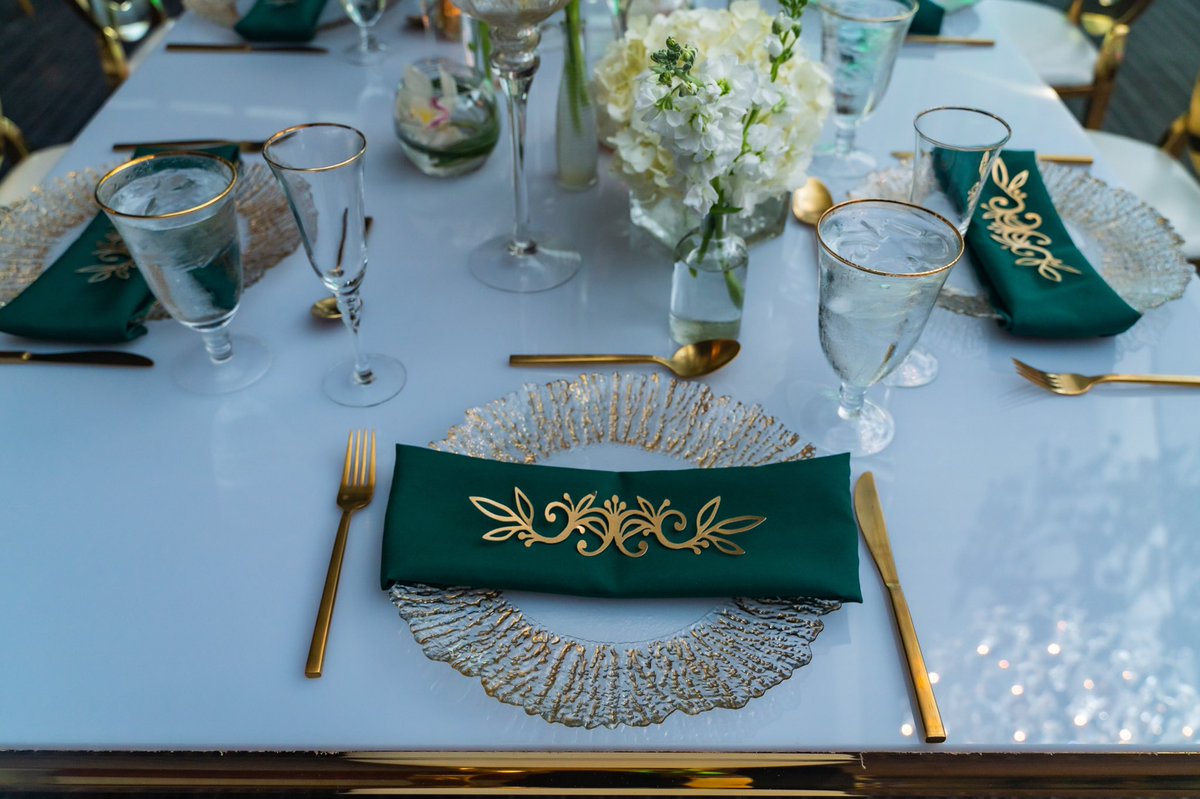 ISaidYesFL's tweet photo. Some moments are GOLD โจ!
.
.
Silverware, Goldware, Copper, Black, Metallic, Brushed... we love it, but we want to know, do YOU have a favorite? Which & why?
#perfectweddingguide https://t.co/tlubEpEUcv