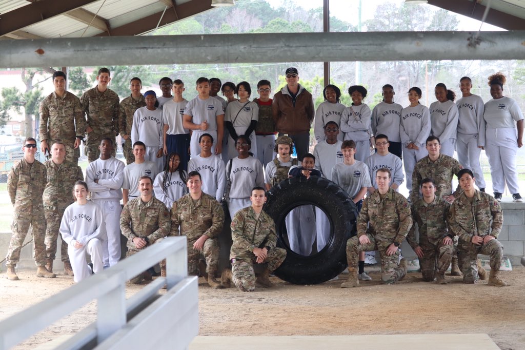 UnderdueDonell's tweet photo. NC-034 AFJROTC went on a field trip to the 14th ASOS and had an amazing time. They tried on gear, did physical training, and got hands-on experience with the soldiers. https://t.co/e9254oK8pL