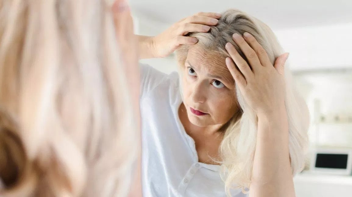 Is your hair turning gray? If so, good news: scientists have figured out why. But what can you do about it? Can you have a hair transplant with gray hair? fellermedical.com/scientists-dis…