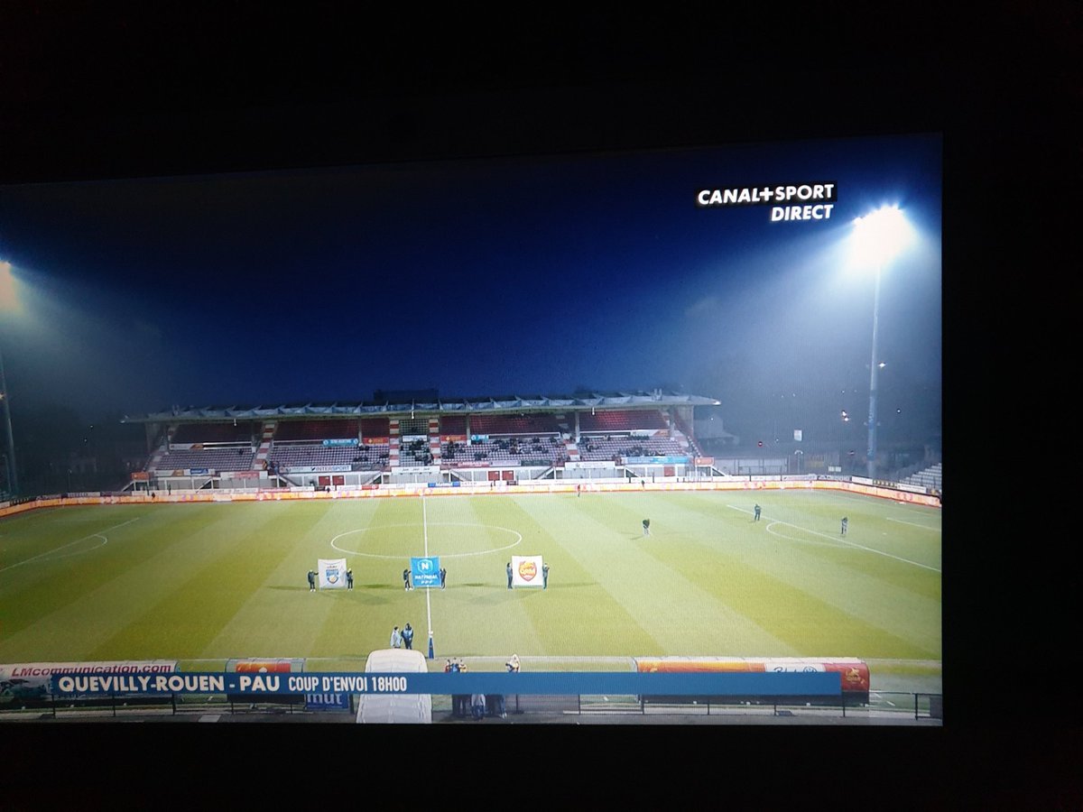 Et donc, la <a href="/MetropoleRouenN/">Métropole Rouen Normandie</a> met environ 400 000€ d'argent public + des prestations (200-300 000€ ?) cette saison. 2-3 M€ depuis la création de #QRM ? Pour ce résultat... Cent personnes en Lenoble... 👏👏👏
#Rouen #football #Normandie