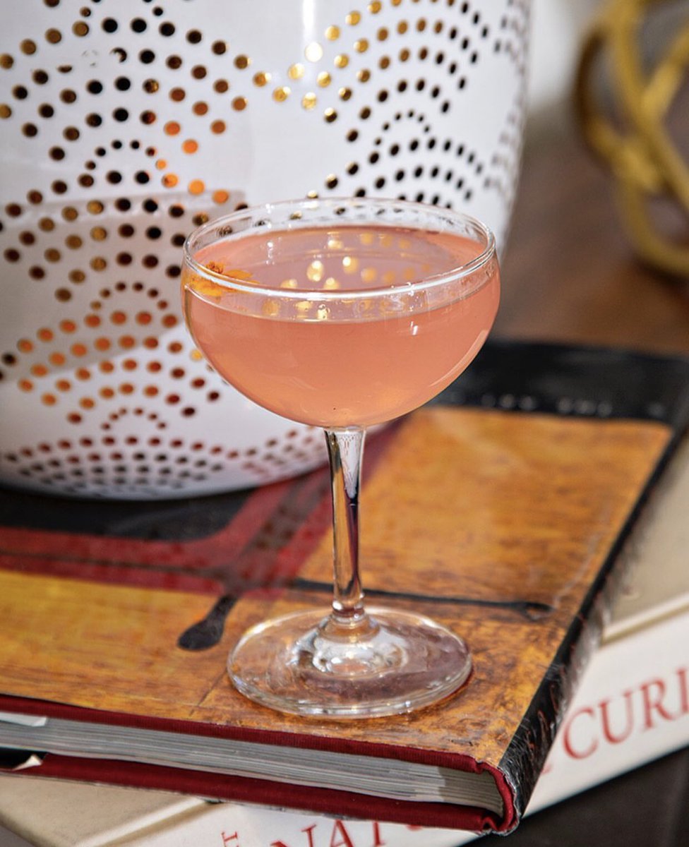 Ring in the #lunarnewyear with something pretty (and delicious) 😍 #celebrate #happyfriday #welcome @lemeridienindy