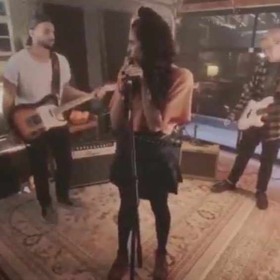 flvrida's tweet image. i'm OBSESSED with this outfit. the soft baddie snapped once again @LaurenCimorelli