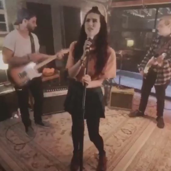 flvrida's tweet image. i'm OBSESSED with this outfit. the soft baddie snapped once again @LaurenCimorelli