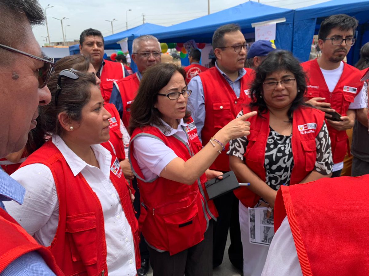 MimpPeru's tweet photo. @GloriaMonteneg @Agencia_Andina @canalN_ @DiarioElPeruano @presidenciaperu @RadioNacionalFM @noticias_tvperu @tvperupe ¡#FuerzaVillaElSalvador! 💪 Trabajando en equipo lograremos que ustedes se recuperen. ¡Contamos con la ciudadanía para ayudar! 🤝🇵🇪 Hemos desplegado nuestros equipos especializados para ser su apoyo y soporte. ¡Las familias de #VES no están solas! #MIMPContigo https://t.co/dJo0hWENp0