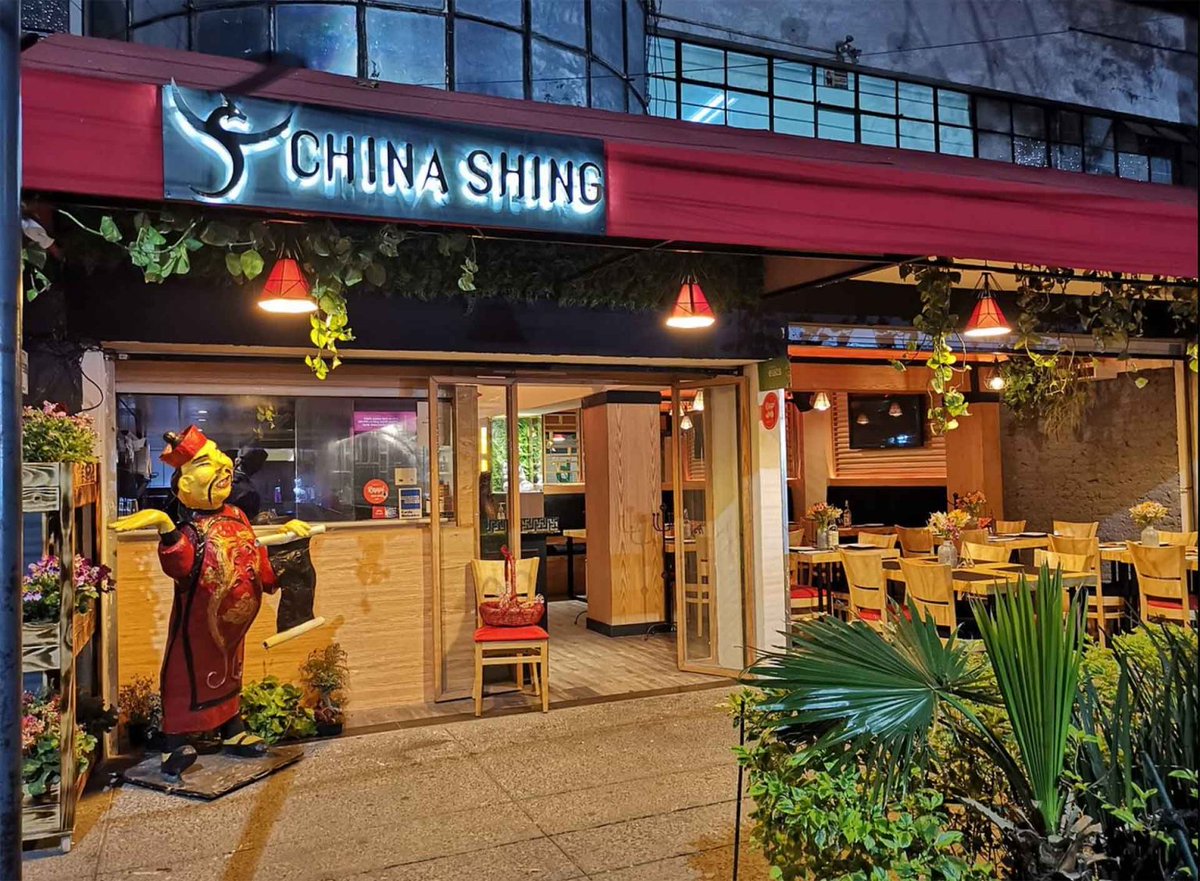 China Shing abrió desde 2003 en México, ahora es uno de los restaurantes de comida china más queridos. Para las celebraciones del Año Nuevo Chino tendrán un menú donde disfrutarán de: tacos de lechuga, pato Pekín, las verduras al vapor que se sirven con el pollo hunan y más.