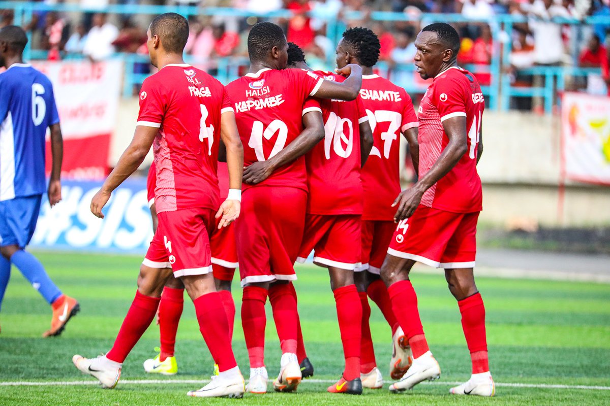 SimbaSCTanzania's tweet photo. Mchezo wa kwanza wa Kombe la Shirikisho #ASFC tuliibuka na ushindi wa mabao 6-0 dhidi ya Arusha FC.

Kesho zamu ya Mwadui FC 😋. Mchezo utapigwa Uwanja wa Taifa kuanzia saa 10 jioni. Karibuni Wanasimba. #NguvuMoja https://t.co/VaKy07micY