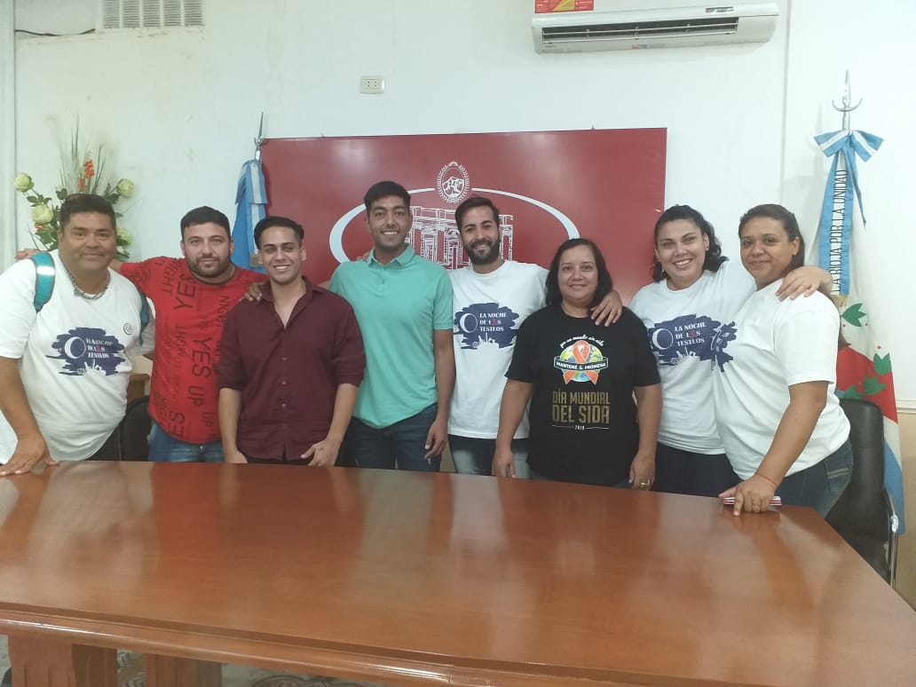 JuventudJvg's tweet photo. Reunión con jóvenes del Movimiento No Mas para conocer  detalles de la actividad que vienen realizando en materia de detección y prevención del #VIH.
Este sábado 25 de enero en la Plaza 25 de Mayo se va a desarrollar la #NocheDeLosTesteos desde las 20 hasta la medianoche https://t.co/v1PjLZtQBm