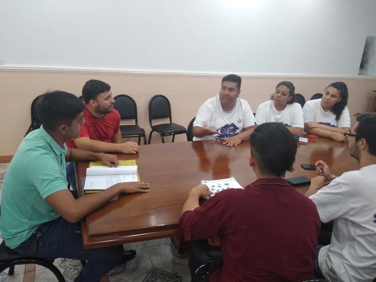 Reunión con jóvenes del Movimiento No Mas para conocer  detalles de la actividad que vienen realizando en materia de detección y prevención del #VIH.
Este sábado 25 de enero en la Plaza 25 de Mayo se va a desarrollar la #NocheDeLosTesteos desde las 20 hasta la medianoche