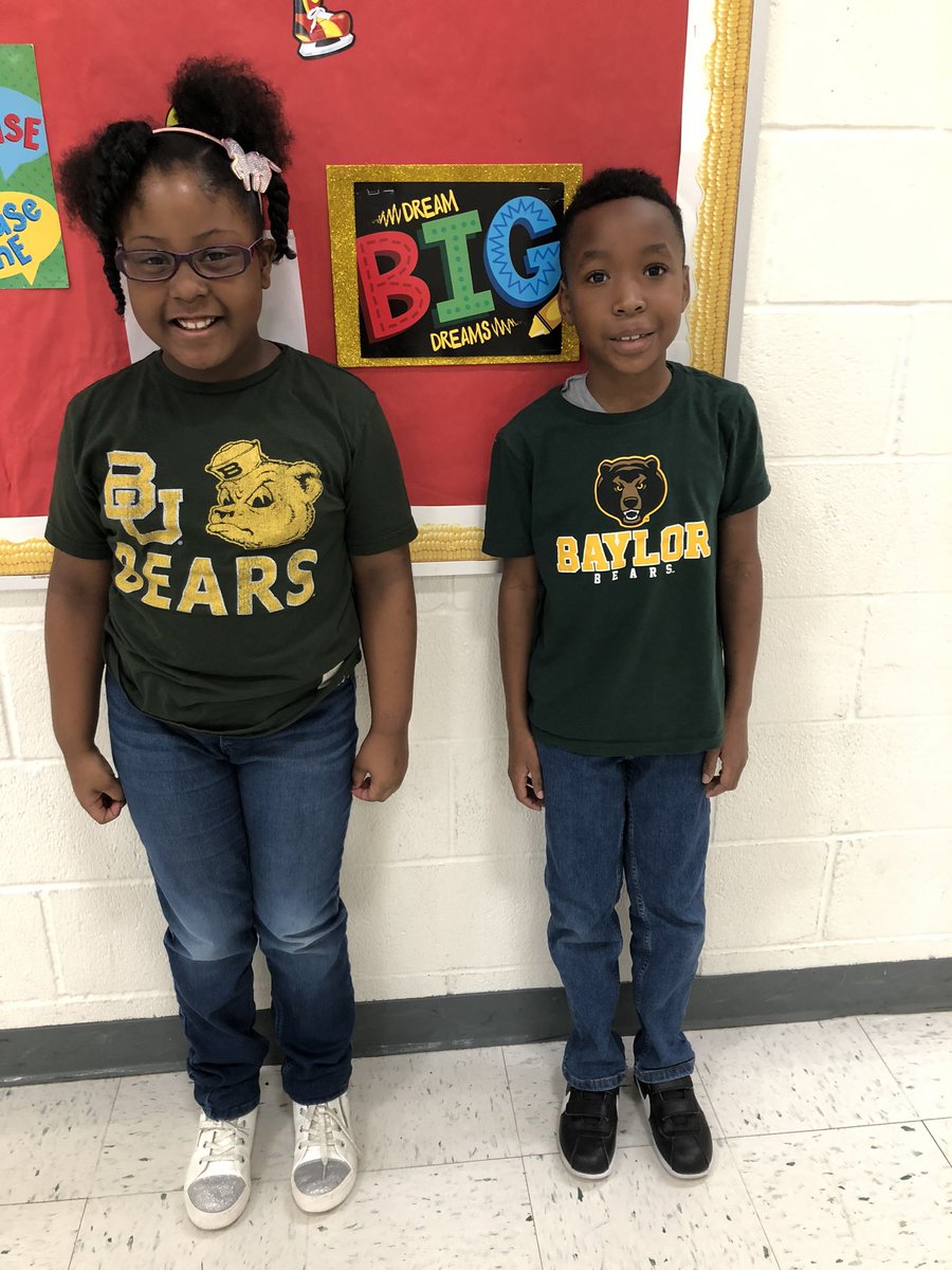 Happy Friday everyone! #Theydressedjustalike  #Spiritday  #Collegeshirts  #PreK  #Kinder  #Secondgrade  #Fourthgrade