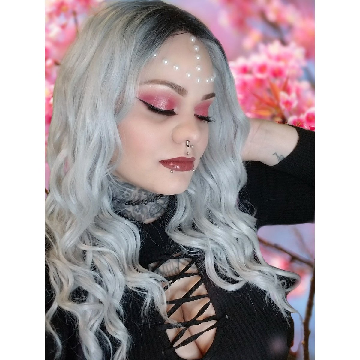 S3r3nitySuicid3's tweet photo. #serenity_the_bronx_mua_slays #bronxmua #undiscoveredmua #makeupjunkie #makuplover #makupartistry #art #transformation #silverhair #silverwig #katvond #coverfx #boxycharm #boxybaddies #billiondollarbrows #toofaced #tarte #redcherrylashes #prettyvulgarcosmetics #touchinsol https://t.co/tOvA5uhVSo