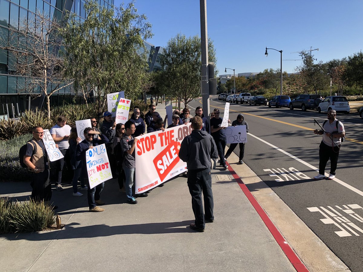 lothar97's tweet image. #savedotorg protest outside of @ICANN HQ