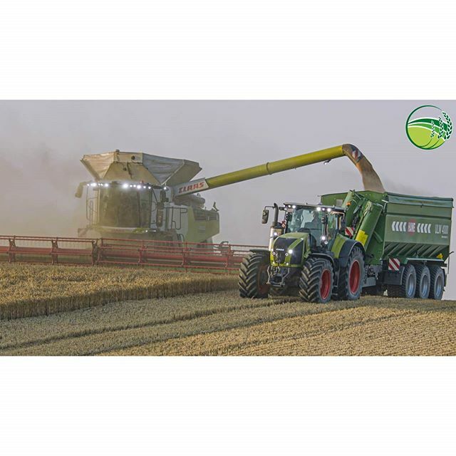 AgricultureHD's tweet photo. Unser neues Video von der Getreideernte mit dem Claas Lexion 8900 ist online! Schaut mal rein!
Link ->> Bio! 
#claas #lexion8900 #claaslexion #maehdrescher #claascombine #landmaschinen #claasaxion #traktor #tractor #hawe #agrartechnikhd https://t.co/9BzSKB4omr https://t.co/E9JSiwogzn