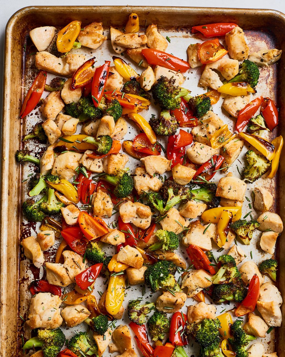 GrubPost's tweet photo. Awesome! RT #thekitchn: These Are the Best Low-Carb Lunches to Meal Prep https://t.co/eM4adaxe6o https://t.co/OsoU2ALDTj