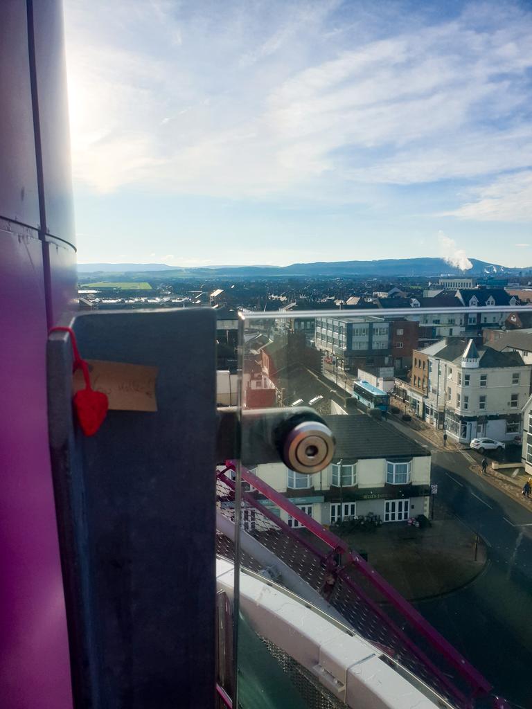 balloons_red's tweet photo. This weeks #HeartDrops
Some have even went international!
For the full gallery, pop over to our website
https://t.co/9CDghsfzRi
#YoureNeverAlone #nevergiveup #SpreadKindnessLikeConfetti #physical #mental #wellbeing #MentalHealthMatters #YesYouCan #BeInspired https://t.co/2S5elyPv1E