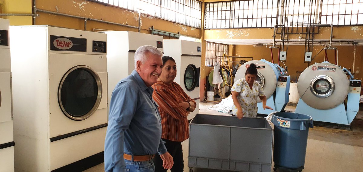 IgnacioQuijada9's tweet photo. Reunión con Directora y recorrido por las instalaciones del Hospital General de Chiquimula,  vamos a atender las necesidades que tiene el hospital para mejorar la salud y la atención a los ciudadanos https://t.co/xYSgC0nkVE