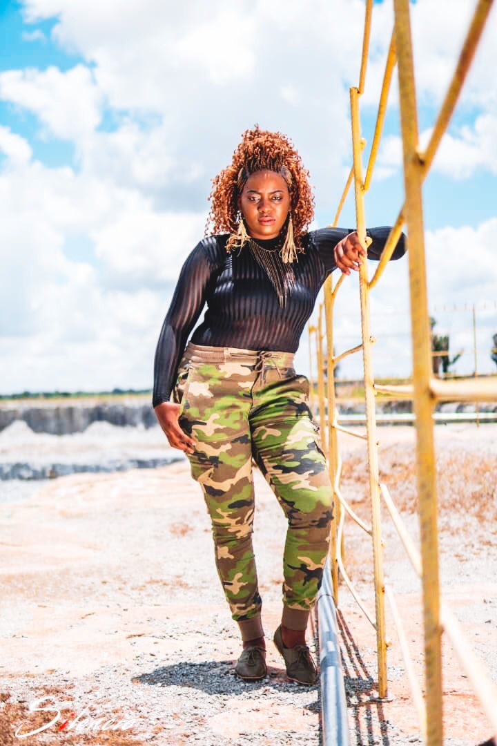 Sweetnesszw's tweet photo. Game face...
๐ธ: @sile_ncio
#20plenty
#musicislife
#doingmeforme https://t.co/6sFwrrD3Xx
