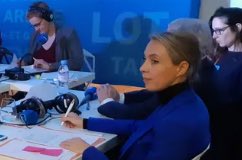fbtlse's tweet photo. [Débat #Municipales2020]
@NadiaPellefigue « Il faut créer les conditions de vie pour travailler : pouvoir bien se loger, se déplacer,  vivre avec sa famille...Toulouse doit être une chance pour tous » !
•
#Toulouse #NadiaPellefigue2020 https://t.co/jtNZxcAn8M