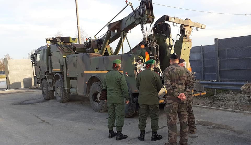 ActudefenseM's tweet image. Dans le cadre du plan de coopération franco-marocain 🇲🇦 🇫🇷 2019-2020 la #7eBB a reçu une délégation à Mailly-le-Camp du 13 au 15 janvier dernier. Composée du général Mohamed, adjoint à l’inspecteur de l’arme blindée cavalerie marocaine et du colonel Hakim
#Maroc #FRANCE