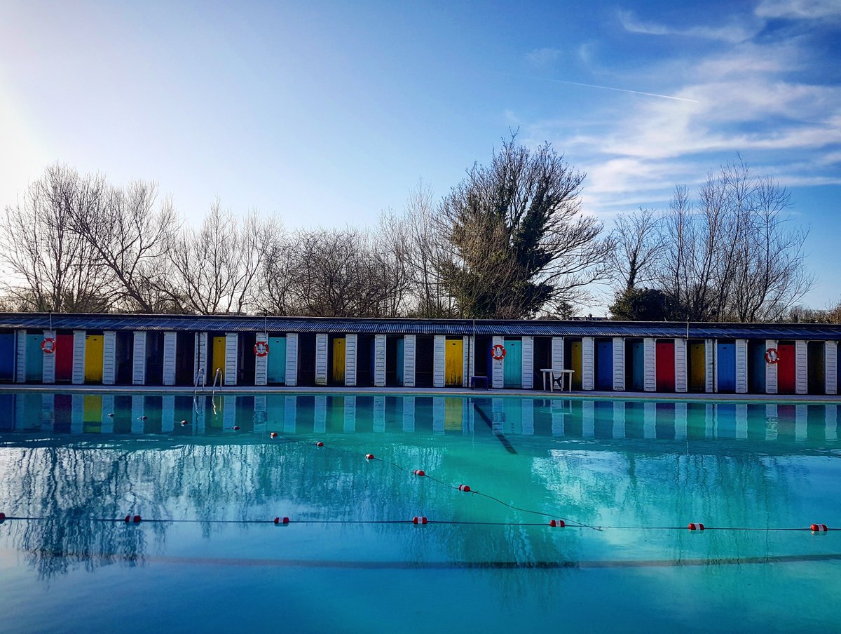 kemaha's tweet photo. @FirstPiper @KLM_UK I go swimming at my local lido #fightbluewithblue https://t.co/H8vV0bfsdw