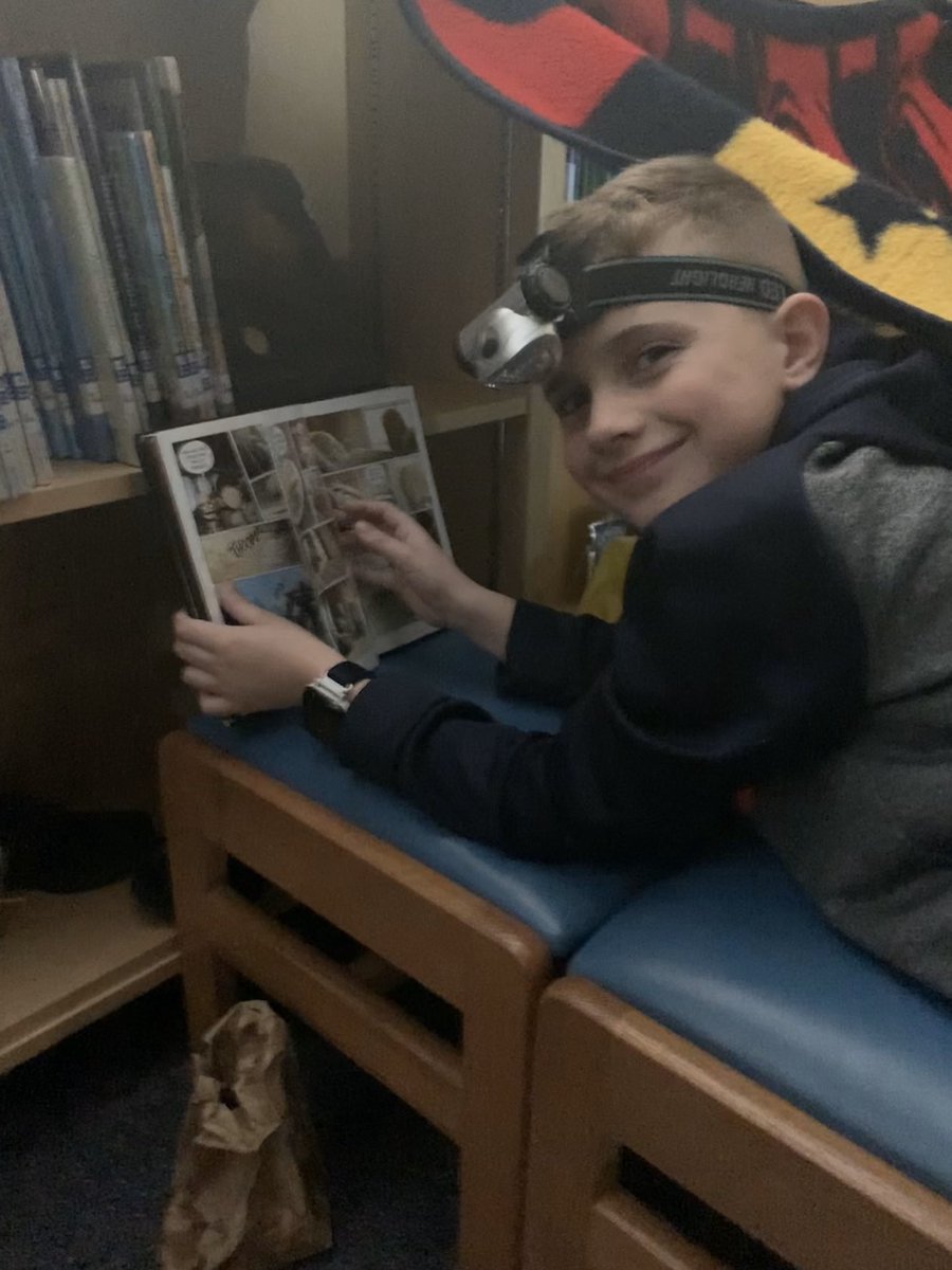 Paschal_Library's tweet photo. Flashlight reading and popcorn was a great success today in the library today! @PaschalPatriots #PaschalReads https://t.co/LjwO6SAJI5