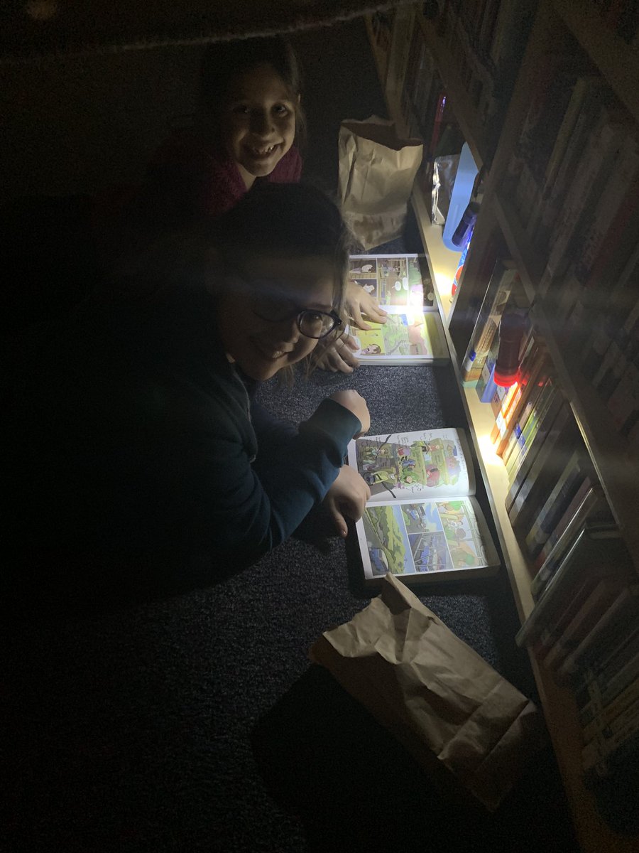 Paschal_Library's tweet photo. Flashlight reading and popcorn was a great success today in the library today! @PaschalPatriots #PaschalReads https://t.co/LjwO6SAJI5