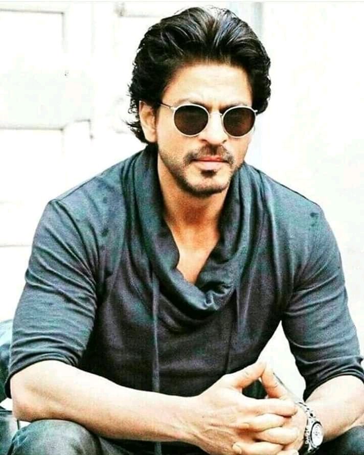#3YearsOfRaees Master pice #missyousrk come back with mass avatar again .. @iamsrk miss you bhai