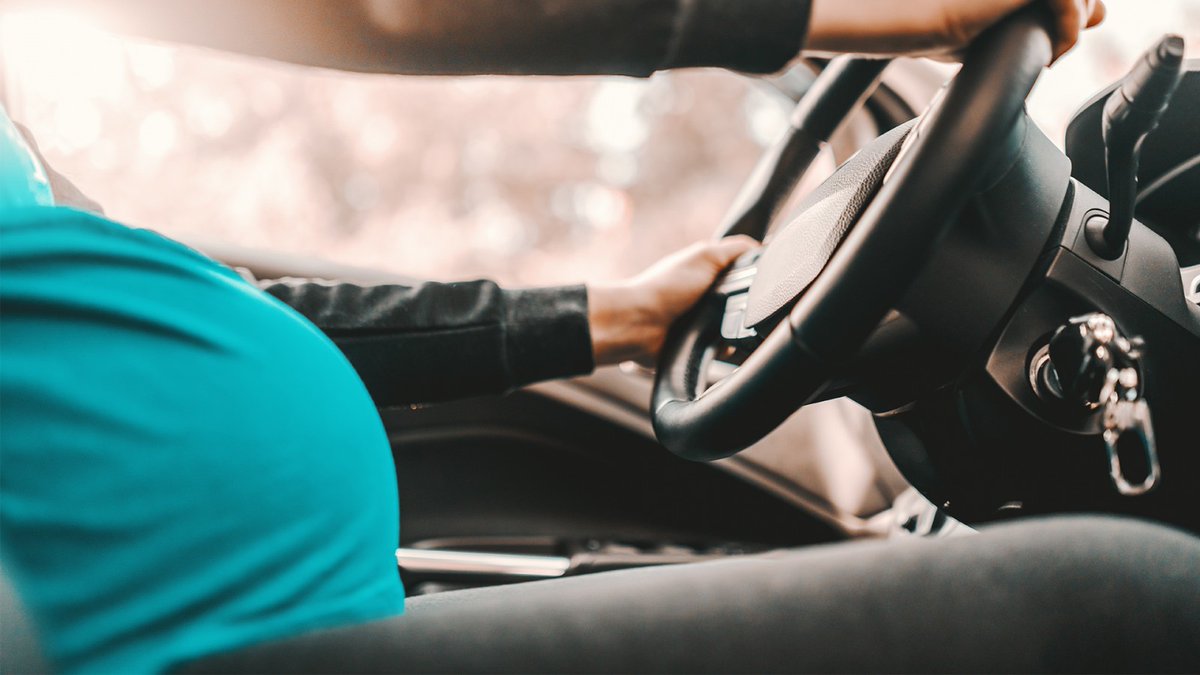 Verwarde man (24) Wognum trok zwangere vrouw uit auto: getuigen gezocht ..