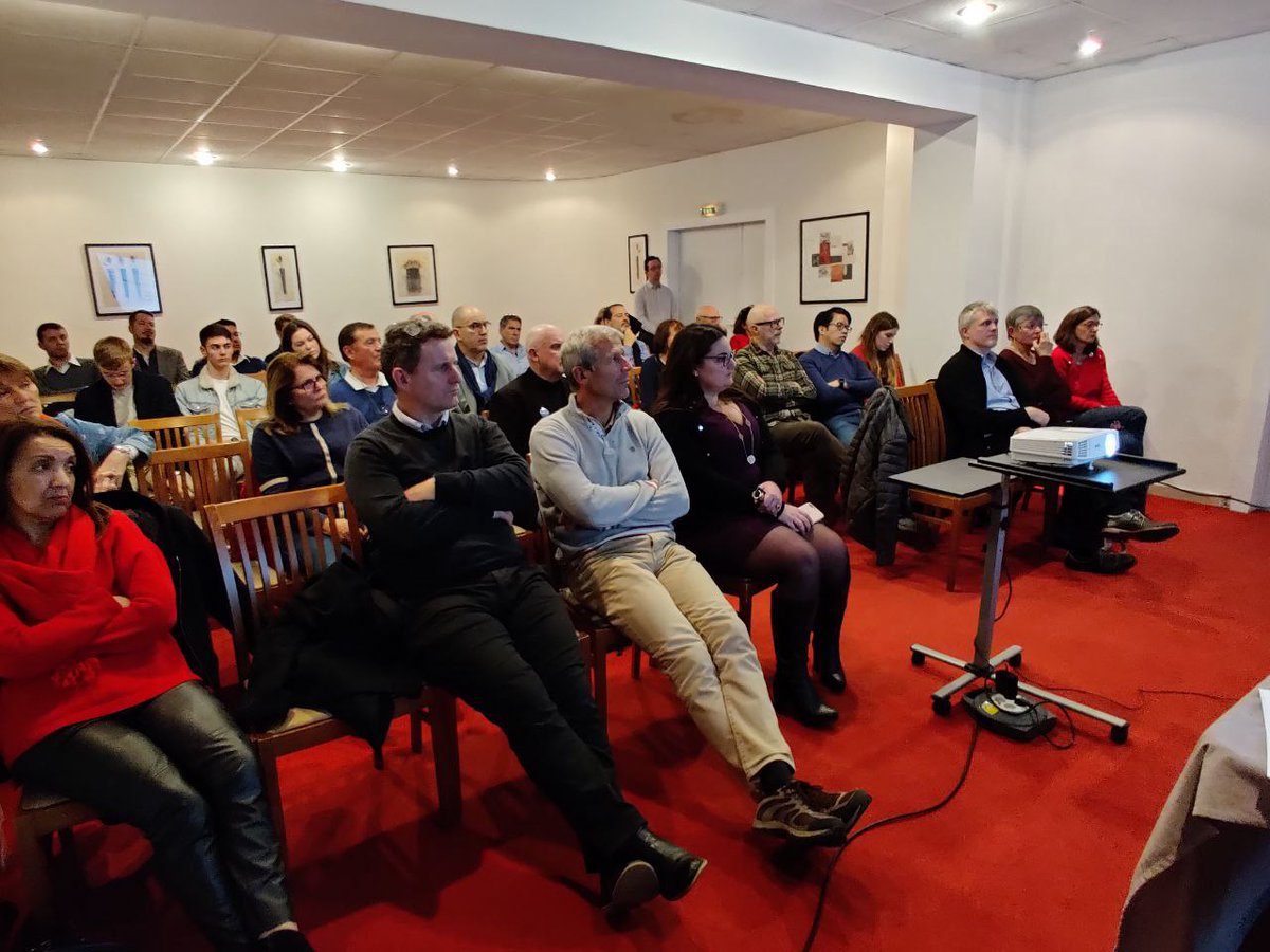 lesjem06's tweet photo. 🗣️ Conférence-débat sur la #reformesdesretraites animée par Norbert Spitéri, Christian @cermolacce9 et la députée @A_Ardisson hier à Juan-les-Pins

Des échanges riches et constructifs loin des Fake News des populistes de tous bords ! https://t.co/4kZ5wQ75C2