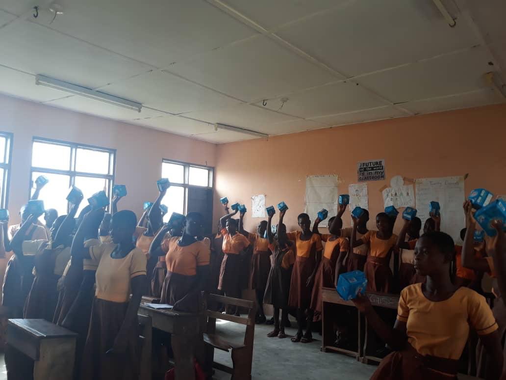 iyan_africa's tweet photo. This week @14sika engaged students of Takuve Basic School in a Menstrual Hygiene Session &amp; donated some Sanitary pads to them.

She also interacted with the Parents and Teachers of Takuve Basic School

#BeLikeAdwoa 
#VolunteerWithIYANAFRICA😉👌 https://t.co/ZFMb7xPj5b