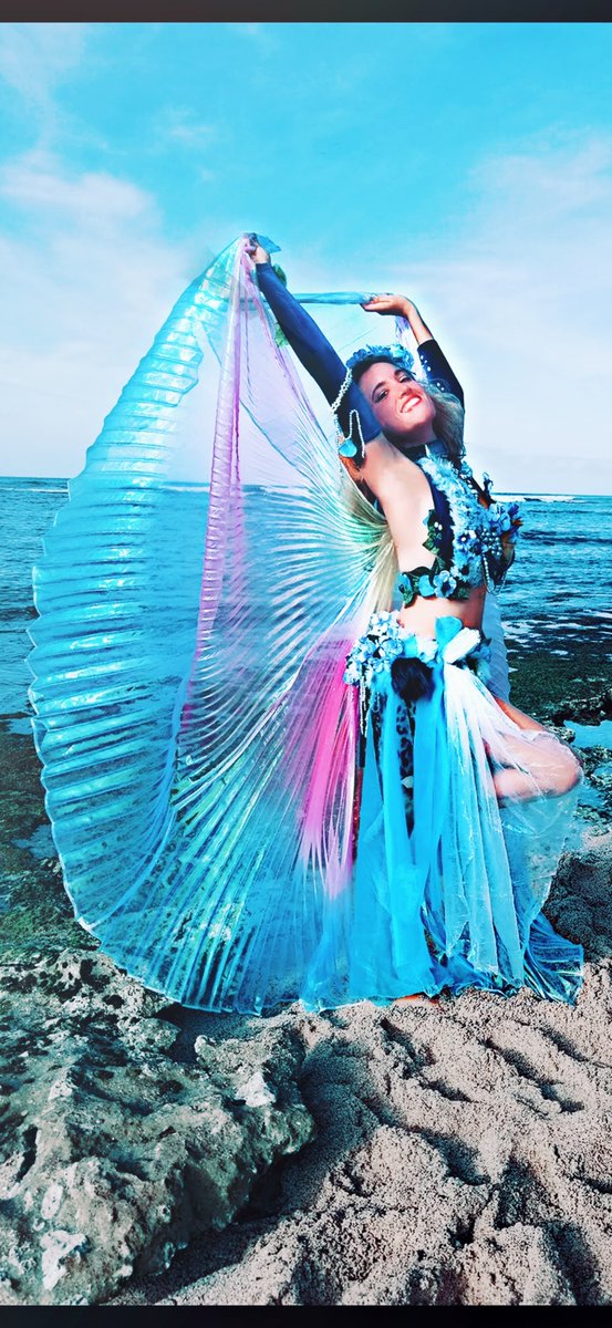TheDarAlexander's tweet photo. Big homage to #APHRODITE

#goddess #Hawaii #somewhereovertherainbow https://t.co/YtlliT1cjP