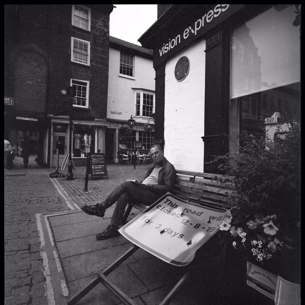 richcamera's tweet photo. Ludlow. SWC, medium format. #hasselblad #903swc #mediumformat #mediumformatfilm #photography #120film #120filmphotography #ludlow #streetphotography #blkandwhitephotography #filmisnotdead #filmisalive https://t.co/rLAYaAvqKs