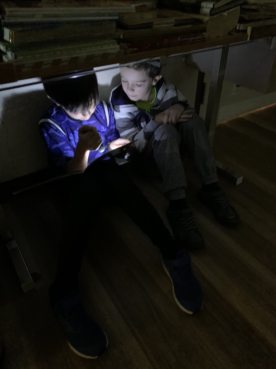 mrscott2jo's tweet photo. Thanks for letting us borrow the flashlights @gradetworocks and @meeussenna. #flashlightfriYAY was awesome with our learning buddies!! https://t.co/ny65t2uhiE